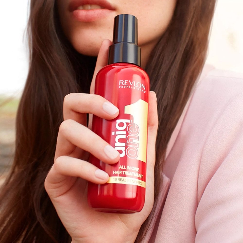 10-en-1 Magique : Découvrez la Puissance du Spray REVLON UniqOne Classique.